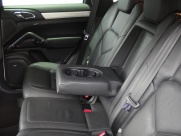 ポルシェ カイエン 正規ディーラー車 右ハンドル EUR-GT 中古車