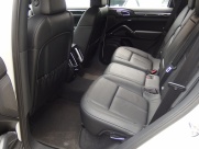 ポルシェ カイエン V6 右ハンドル EUR-GT 正規ディーラー車  中古車