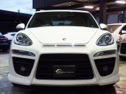 ポルシェ カイエン V6 右ハンドル EUR-GT 正規ディーラー車  中古車