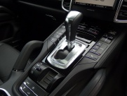 ポルシェ カイエン V6 右ハンドル EUR-GT 正規ディーラー車  中古車