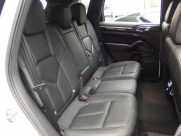 ポルシェ カイエン V6 右ハンドル EUR-GT 正規ディーラー車  中古車