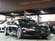 アウディ R8 V10 5.2L FSIクワトロ 正規ディーラー車 左ハンドル 中古車