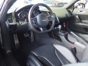 アウディ R8 V10 5.2L FSIクワトロ 正規ディーラー車 左ハンドル 中古車