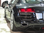 アウディ R8 V10 5.2L FSIクワトロ 正規ディーラー車 左ハンドル 中古車