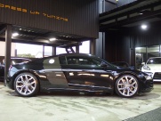 アウディ R8 V10 5.2L FSIクワトロ 正規ディーラー車 左ハンドル 中古車