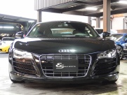 アウディ R8 V10 5.2L FSIクワトロ 正規ディーラー車 左ハンドル 中古車