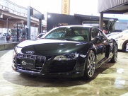 アウディ R8 V10 5.2L FSIクワトロ 正規ディーラー車 左ハンドル 中古車