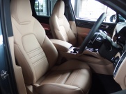 ポルシェ&nbsp;カイエン&nbsp;V6 正規ディーラー車 ワンオーナー 右ハンドル&nbsp;中古車