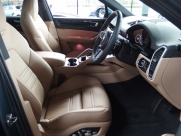 ポルシェ&nbsp;カイエン&nbsp;V6 正規ディーラー車 ワンオーナー 右ハンドル&nbsp;中古車