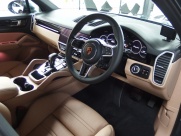 ポルシェ&nbsp;カイエン&nbsp;V6 正規ディーラー車 ワンオーナー 右ハンドル&nbsp;中古車