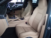 ポルシェ&nbsp;カイエン&nbsp;V6 正規ディーラー車 ワンオーナー 右ハンドル&nbsp;中古車