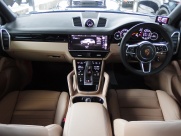 ポルシェ&nbsp;カイエン&nbsp;V6 正規ディーラー車 ワンオーナー 右ハンドル&nbsp;中古車