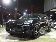 ポルシェ マカン PDK 右ハンドル 正規ディーラー車 パノラミックルーフ 中古車