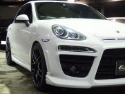 ポルシェ&nbsp;カイエン&nbsp;カイエン 正規ディーラー車 右ハンドル EUR-GTコンプリートカー&nbsp;中古車