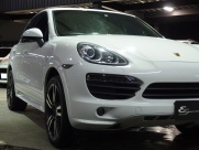 ポルシェ カイエン S V8 正規ディーラー車 右ハンドル 21インチ インテリアPKG 中古車