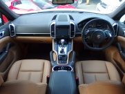 ポルシェ カイエン S V8 正規ディーラー車 右ハンドル 21インチ インテリアPKG 中古車