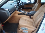 ポルシェ カイエン S V8 正規ディーラー車 右ハンドル 21インチ インテリアPKG 中古車