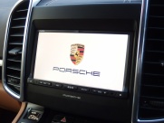 ポルシェ カイエン S V8 正規ディーラー車 右ハンドル 21インチ インテリアPKG 中古車