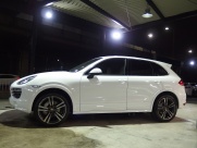 ポルシェ カイエン S V8 正規ディーラー車 右ハンドル 21インチ インテリアPKG 中古車