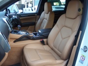 ポルシェ カイエン S V8 正規ディーラー車 右ハンドル 21インチ インテリアPKG 中古車