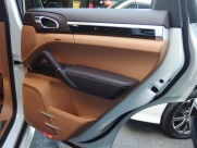 ポルシェ カイエン S V8 正規ディーラー車 右ハンドル 21インチ インテリアPKG 中古車