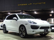 ポルシェ カイエン S V8 正規ディーラー車 右ハンドル 21インチ インテリアPKG 中古車