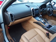 ポルシェ カイエン S V8 正規ディーラー車 右ハンドル 21インチ インテリアPKG 中古車