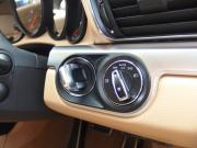 ポルシェ 911(Type991) カレラ PDK 正規ディーラー車 右ハンドル サンルーフ 中古車