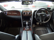 ベントレー&nbsp;コンチネンタル GT&nbsp;V8　2015モデル　正規ディーラー車　右ハンドル　ブラックレザー　ホワイトステッチ&nbsp;中古車