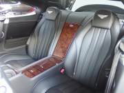 ベントレー&nbsp;コンチネンタル GT&nbsp;V8　2015モデル　正規ディーラー車　右ハンドル　ブラックレザー　ホワイトステッチ&nbsp;中古車