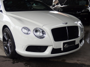 ベントレー&nbsp;コンチネンタル GT&nbsp;V8　2015モデル　正規ディーラー車　右ハンドル　ブラックレザー　ホワイトステッチ&nbsp;中古車