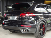 ポルシェ カイエン 正規デーラー車 右ハンドル ワンオーナー ES9-22inアルミ ESスポーツマフラー ESローダウンサス 中古車