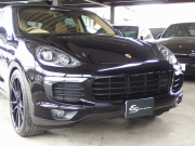 ポルシェ カイエン 正規デーラー車 右ハンドル ワンオーナー ES9-22inアルミ ESスポーツマフラー ESローダウンサス 中古車