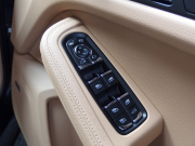 ポルシェ マカン S PDK 正規ディーラー車 右ハンドル コンフォートメモリーPKG BOSE シートヒーター 中古車