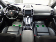 ポルシェ&nbsp;カイエン&nbsp;ターボ 正規ディーラー車 左ハンドル サンルーフ エアサス スポーツシート&nbsp;中古車