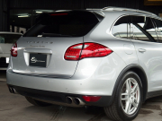 ポルシェ&nbsp;カイエン&nbsp;ターボ 正規ディーラー車 左ハンドル サンルーフ エアサス スポーツシート&nbsp;中古車