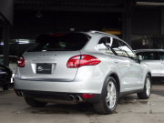 ポルシェ&nbsp;カイエン&nbsp;ターボ 正規ディーラー車 左ハンドル サンルーフ エアサス スポーツシート&nbsp;中古車