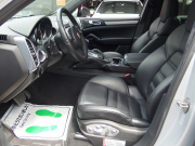 ポルシェ&nbsp;カイエン&nbsp;ターボ 正規ディーラー車 左ハンドル サンルーフ エアサス スポーツシート&nbsp;中古車