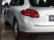 ポルシェ&nbsp;カイエン&nbsp;ターボ 正規ディーラー車 左ハンドル サンルーフ エアサス スポーツシート&nbsp;中古車