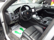 ポルシェ&nbsp;カイエン&nbsp;ターボ 正規ディーラー車 左ハンドル サンルーフ エアサス スポーツシート&nbsp;中古車