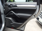 ポルシェ&nbsp;カイエン&nbsp;ターボ 正規ディーラー車 左ハンドル サンルーフ エアサス スポーツシート&nbsp;中古車