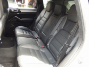 ポルシェ&nbsp;カイエン&nbsp;ターボ 正規ディーラー車 左ハンドル サンルーフ エアサス スポーツシート&nbsp;中古車