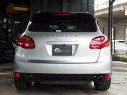 ポルシェ&nbsp;カイエン&nbsp;ターボ 正規ディーラー車 左ハンドル サンルーフ エアサス スポーツシート&nbsp;中古車