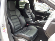 ポルシェ&nbsp;カイエン&nbsp;ターボ 正規ディーラー車 左ハンドル サンルーフ エアサス スポーツシート&nbsp;中古車