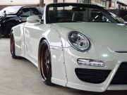 ポルシェ 911(Type997) カレラ カブリオレ EUR-GTRワイドボディ 後期モデル 1オーナー PDK 正規ディーラー車 左ハンドル スポーツクロノPKG 中古車