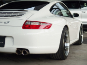 ポルシェ 911(Type997) カレラ4S  正規ディーラー車 Tip-s 左ハンドル スポーツクロノPKG  PASM ESスポーツマフラー ES3-19inアルミ ESローダウンサス 社外カーボンリップ 中古車