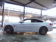 BMW 4シリーズ M4 コンペティション 正規ディーラー車 右ハンドル カーボンリップスポイラー カーボンフロントスプリッター カーボンインテリア 純正20inアルミ 中古車