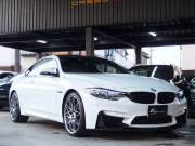 BMW 4シリーズ M4 コンペティション 正規ディーラー車 右ハンドル カーボンリップスポイラー カーボンフロントスプリッター カーボンインテリア 純正20inアルミ 中古車