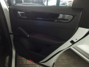 ポルシェ カイエン V6 左ハンドル  パノラマルーフ エントリードライブ 19インチアルミホイール LEDヘッドライト 中古車