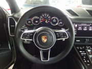 ポルシェ カイエン V6 左ハンドル  パノラマルーフ エントリードライブ 19インチアルミホイール LEDヘッドライト 中古車